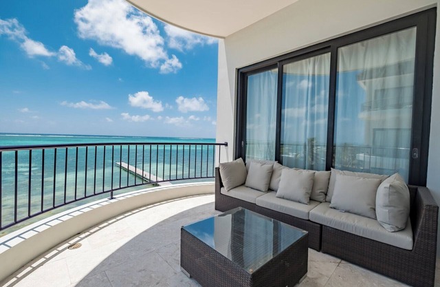 Diamante Beachfront Suites San Pedro Town 
