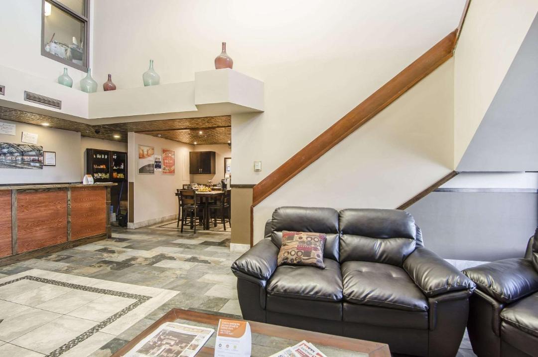Lloydminster Hotel | Econo Lodge Lloydminster