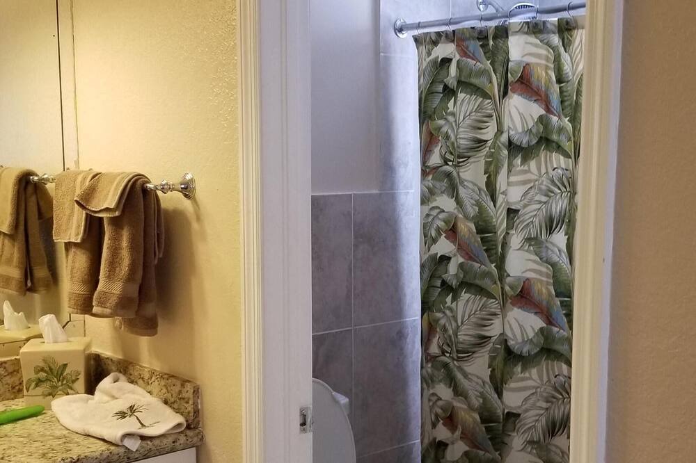 Photo of Bathroom in Alice Town