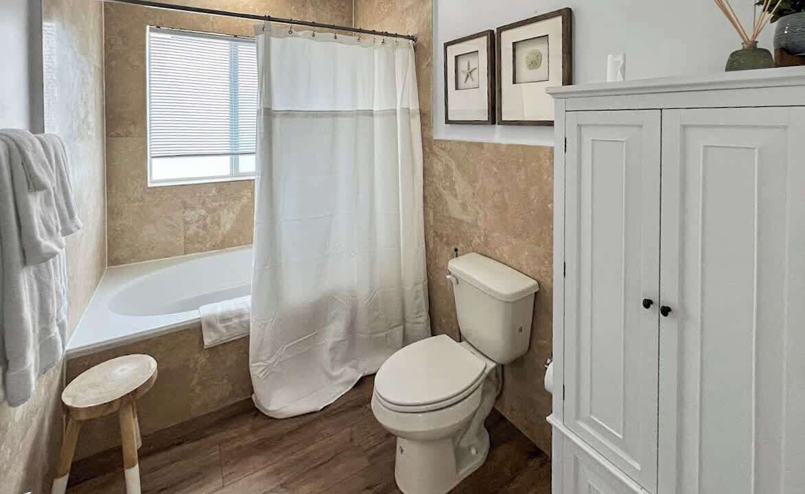 Photo of Bathroom in Alice Town