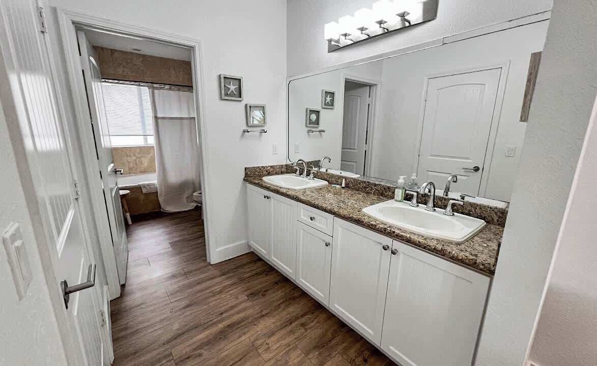 Photo of Bathroom in Alice Town