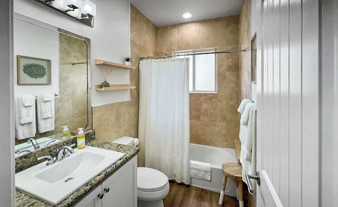 Photo of Bathroom in Alice Town