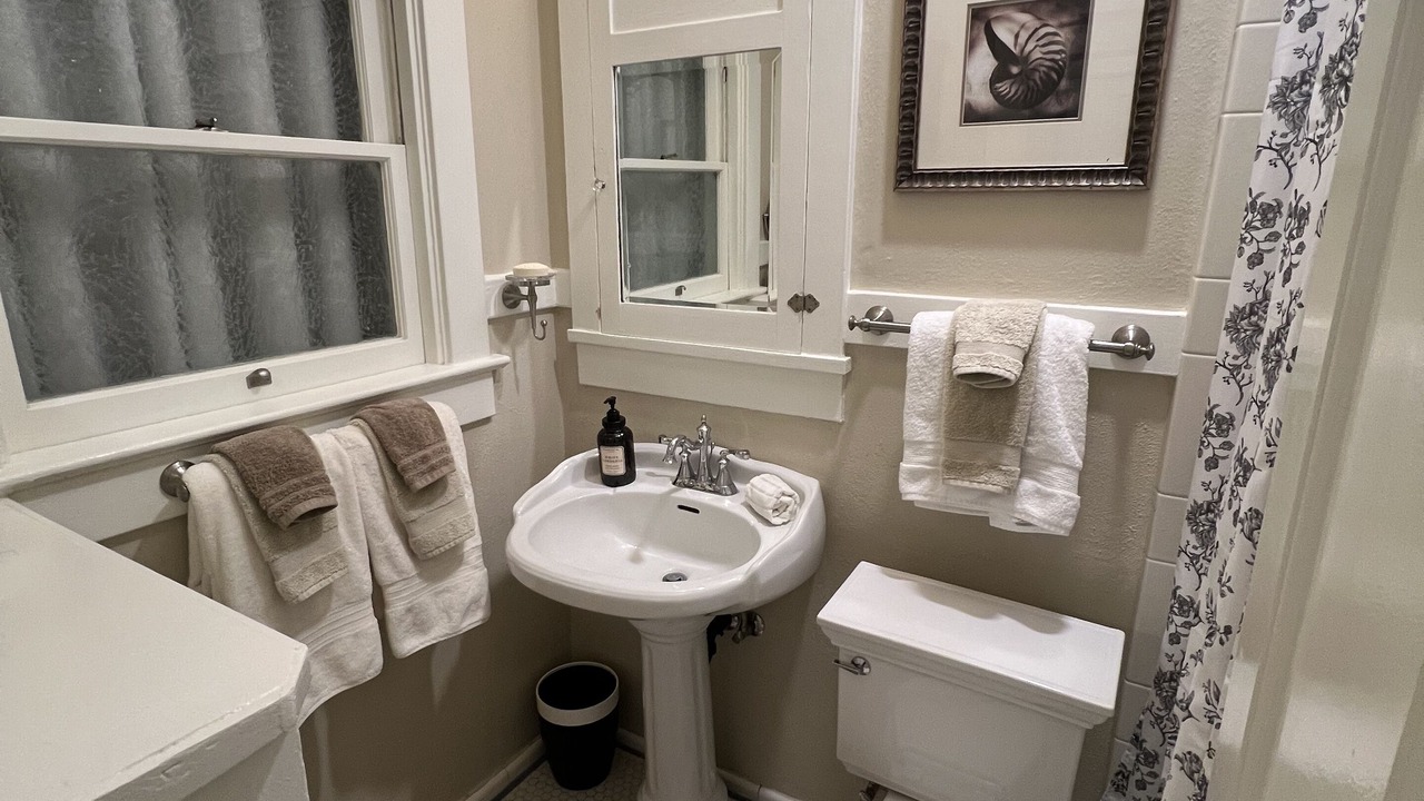 Photo of Bathroom in Sam Hughes