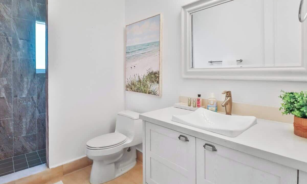 Photo of Bathroom in Alice Town