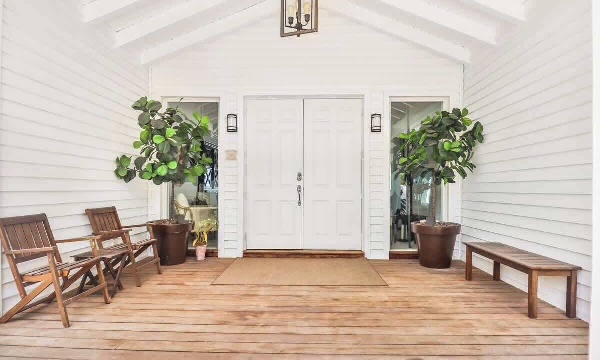 Photo of Patio Balcony in Alice Town
