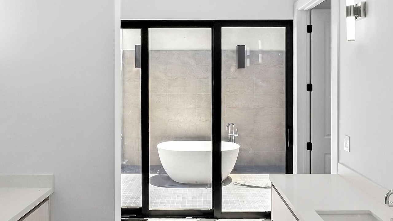 Photo of Bathroom in Alice Town