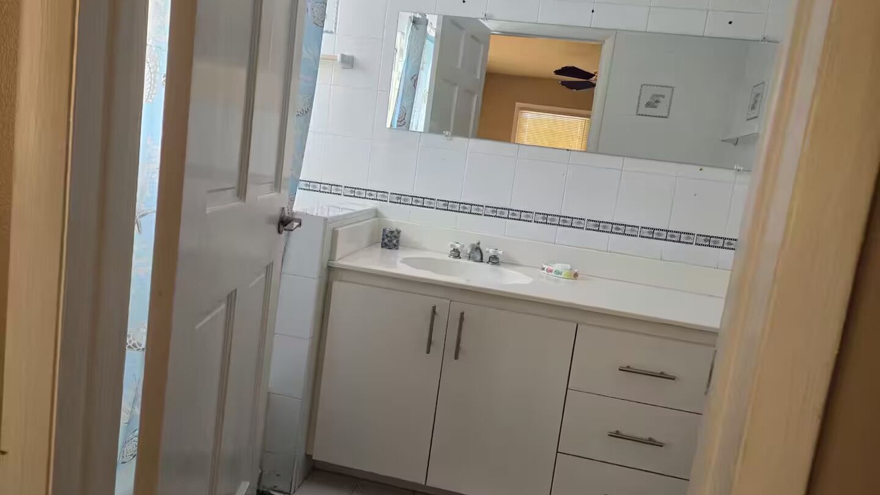 Photo of Bathroom in Alice Town