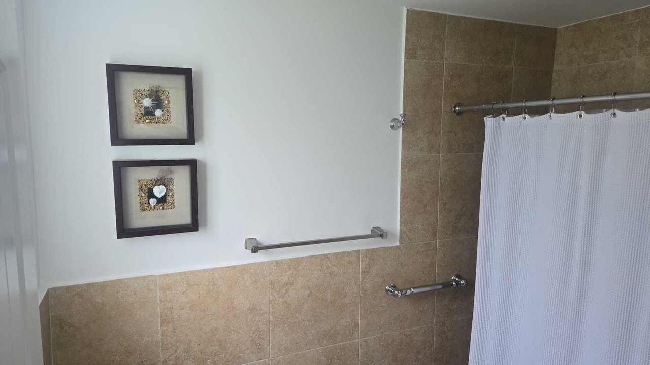 Photo of Bathroom in Alice Town