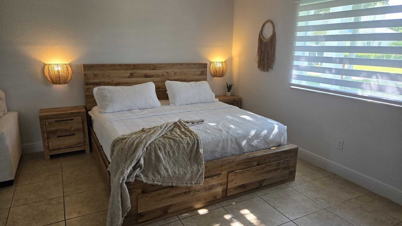 Photo of Bedroom in Alice Town
