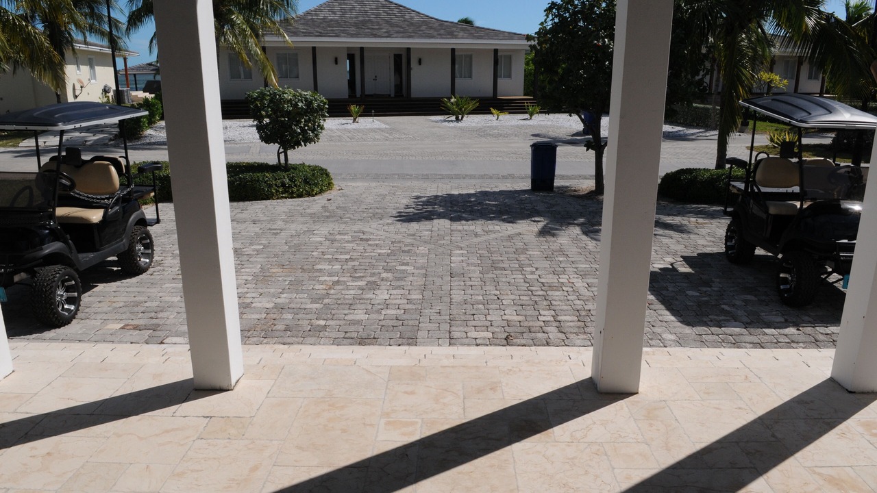 Photo of Patio Balcony in Alice Town