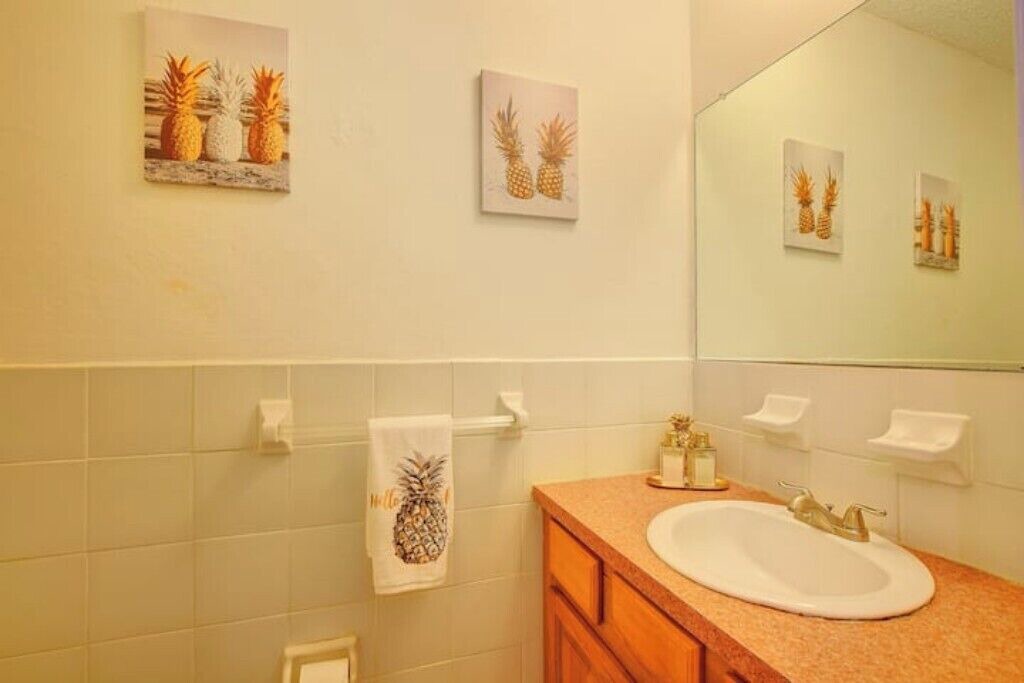 Photo of Bathroom in Paradise Island