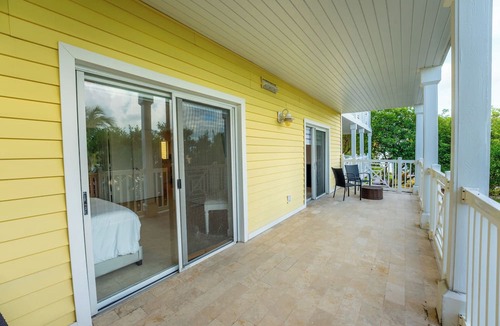 Alice Town Condo | Seaside Retreat: Charming 2BR Condo in Bimini Bay Community