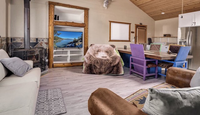 AC, Walk 2 Lake, Go Karts, Dining & Shops, King Bed, 55" TVs+Fenced Yard 4 Pets in Big Bear