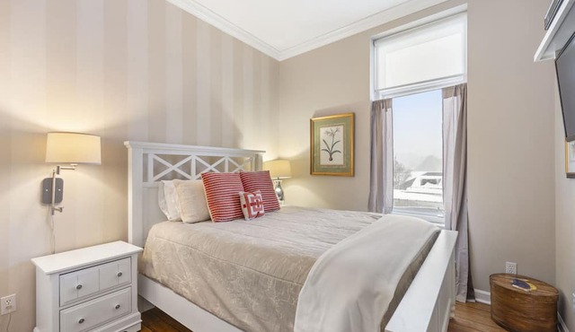Penthouse #10 Overlooking Harbor Point & Downtown - Covered Parking, Elevator in Harbor Springs