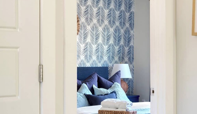 Palm Blue inspired 2Br Home Near NoDa & Uptown + Quiet Area and Sleeps 4 in Charlotte