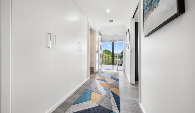 4-Bed Family Home with Spacious Backyard and BBQ in Curtin