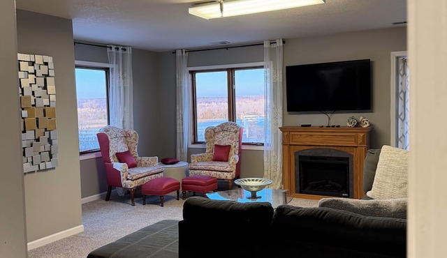 Spacious 5-bedroom unit in 4-plex located in delightful Hastings, MN. in Hastings