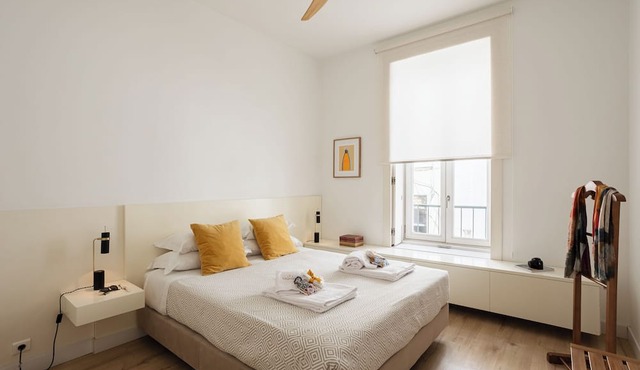 Chiado | Comfy & Prime Location with Parking Space | Family-Friendly in Lisboa