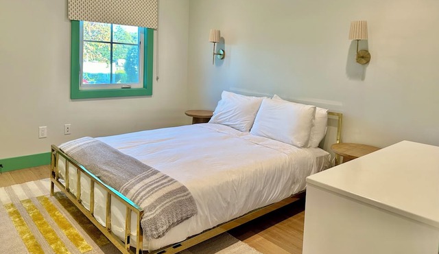 Designer West LA Mid-Century Modern Home 4Bed/3Bath, Yard, Parking, Cold Plunge in Los Angeles
