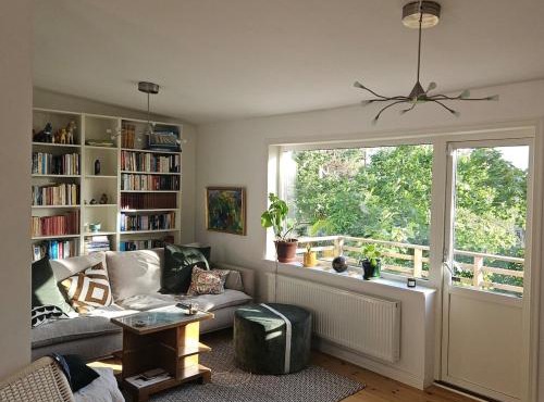 Cozy house on a hill in the heart of nature but close to the city in Stockholm