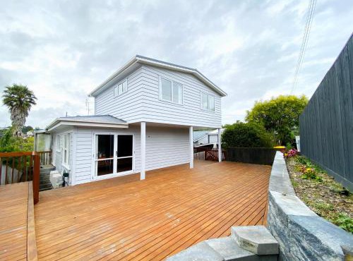 Browns Bay Spacious Retreat- near Beach & Shopping in Auckland